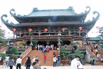 Đi chùa, cưới xin gặp mưa là có “lộc”?