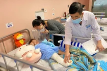 Bé gái rơi từ tầng 12A xuống đất đã hồi phục phần khớp háng