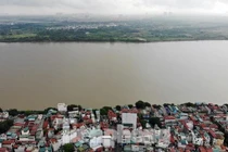 Cầu Trần Hưng Đạo chưa duyệt, 'cò đất' đã rầm rộ thổi giá ăn theo