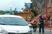 Mưa lớn làm nhiều nơi ở Nghệ An ngập sâu, sạt lở