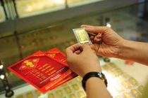 Giá vàng hôm nay 29/9, trượt mốc 42 triệu đồng/lượng