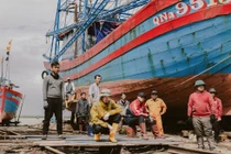 Đen Vâu tạo sóng với câu cửa miệng: “Mang tiền về cho mẹ”