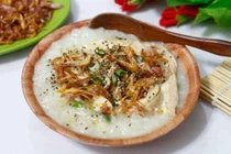 Cách nấu cháo gà hạt sen nóng hổi, bổ dưỡng siêu đơn giản