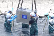 Hà Nội 'làm rõ' việc xả nước cuốn trôi thử nghiệm làm sạch sông Tô Lịch