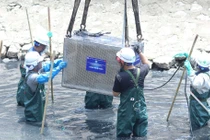 Hà Nội 'làm rõ' việc xả nước cuốn trôi thử nghiệm làm sạch sông Tô Lịch