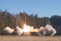 Quân Nga chiếm thành phố Izyum, phá hủy kho nhiên liệu lớn của quân đội Ukraina ở Kharkov