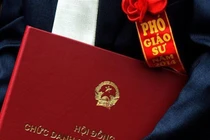 Giáo sư về trường chuyên được hỗ trợ 1 tỷ đồng "nóng" dư luận