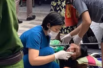 Sức khỏe tài xế xe ôm ở Hà Nội bị thanh sắt đâm vào đầu 