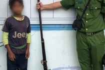 Vụ gia đình 3 người bị bắn khi đang ăn cơm: Hung thủ cao chưa bằng khẩu súng