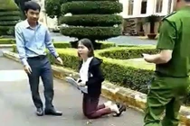 Vụ cô giáo quỳ vì bị điều chuyển do dạy thêm: Tỉnh khẳng định TP làm đúng thẩm quyền