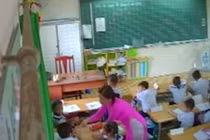 Sở GD&ĐT TPHCM đề nghị quận xử lý nghiêm khắc vụ cô giáo đánh trẻ