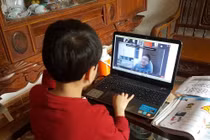 Nên dừng học trực tuyến đối với học sinh lớp 1