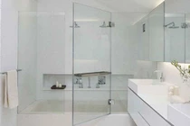 Mùa đông ấm áp với vách tắm kính