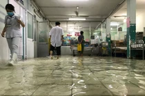 Bệnh viện, trạm biến áp ngập sau mưa