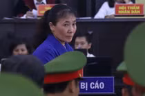 Gian lận điểm thi: Biết là sai, nhưng vẫn nhận tiền vì đã làm việc vất vả