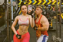 Angela Phương Trinh khoe dáng sexy ở phòng gym