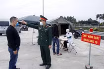 [Photo] Hưng Yên: Tăng cường kiểm soát người, phương tiện vào tỉnh