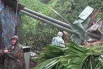 Video: Núi bất ngờ đổ sập cuốn trôi nhà dân ở Bắc Trà My