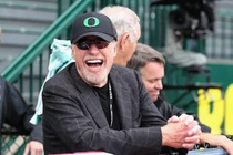 Hành trình trở thành tỷ phú của ông chủ Nike