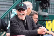 Hành trình trở thành tỷ phú của ông chủ Nike