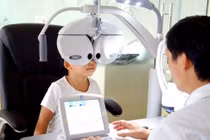 Việt Nam có khoảng 2 triệu người mù và thị lực kém