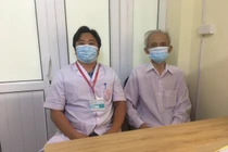 Nội soi cắt u đại trực tràng gây bán tắc ruột cho cụ ông 86 tuổi