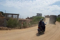 Hoài Đức – Hà Nội: Dự án nâng cấp đê tả Đáy gây ô nhiễm môi trường