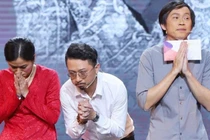 Hoài Linh nghẹn giọng trên sân khấu khi vắng nghệ sĩ Chí Tài