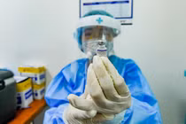 Hà Nội tiêm vaccine Covid-19 cho hơn 1.000 thai phụ