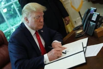 Tổng thống Trump lập kỷ lục về trừng phạt, ông Biden có tiếp bước?