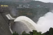 Thuỷ điện Hương Điền dừng điều tiết nước để tìm kiếm hai vợ chồng mất tích