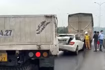 Nóng: Tai nạn liên hoàn trên cao tốc Nội Bài - Lào Cai