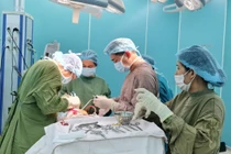 Đặt stent thông tắc ruột do ung thư đại tràng