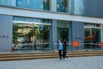 Hà Nội khẩn tìm người đến Vincom Bà Triệu và hàng loạt cửa hàng ăn uống liên quan đến F0