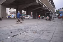 Gạch lát vỉa hè độ bền nửa thế kỷ nứt vỡ sau 2 năm
