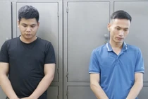 Công an huyện Văn Yên (Yên Bái) vừa khởi tố thêm 2 bị can là trưởng ca thu phí liên quan vụ "bảo kê" xe quá tải lên cao tốc Nội Bài - Lào Cai.