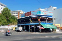 Quán ăn ‘chặt chém’ 250.000 một đĩa mồng tơi bị xử phạt 750.000 đồng