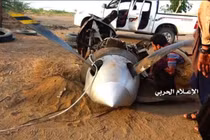 Phát tên lửa Liên Xô của phiến quân Houthi hạ máy bay không người lái Mỹ