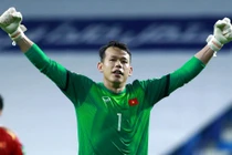 Tấn Trường xua tan quá khứ u ám trước Malaysia