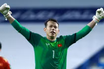 Tấn Trường xua tan quá khứ u ám trước Malaysia