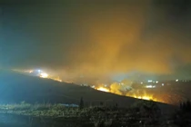 Israel không kích dữ dội Hezbollah trên tuyến biên giới với Lebanon