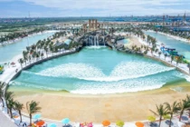 Tổ hợp công viên Biển tạo sóng nhân tạo Royal Wave Park lớn nhất thế giới tại Vinhomes Ocean Park 2 – The Empire nhìn từ trên cao.