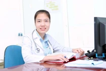 Mang thai uống chút rượu nhẹ được không?