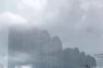 Sửng sốt hình ảnh nhà cao tầng xuất hiện trên 9 tầng mây