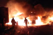 UAV lạ phá hủy các xe buôn lậu dầu của thánh chiến