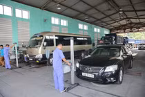 Thu hồi Tem kiểm định đã cấp và cảnh báo trên cổng thông tin điện tử của Cục Đăng kiểm Việt Nam với trường hợp nội dung xác minh không phù hợp với xe thực tế.