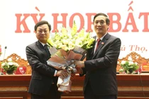 Đồng chí Bùi Văn Quang được bầu giữ chức Chủ tịch UBND tỉnh Phú Thọ