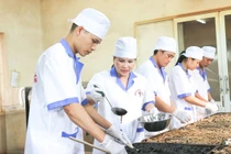 Dược sĩ Lê Thị Bình: “Người thầy thuốc đặt chữ "Tâm" lên hàng đầu”