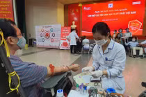 Liên hiệp Hội Việt Nam trao gửi giọt máu nghĩa tình giữa mùa dịch Covid-19