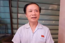 Là người thầy, đừng vin cớ ai cũng "gù" nên không thể "thẳng lưng"